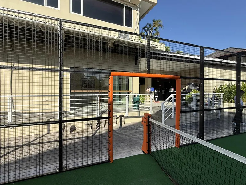 premium panoramic padel court (standard 20x10m)
