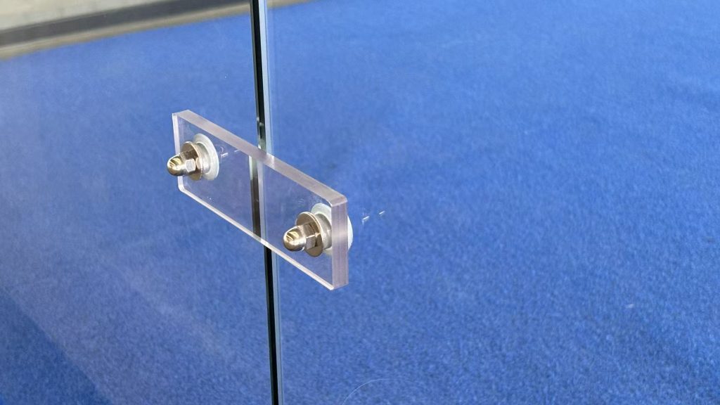 premium single panoramic padel court (20x6m 1v1)