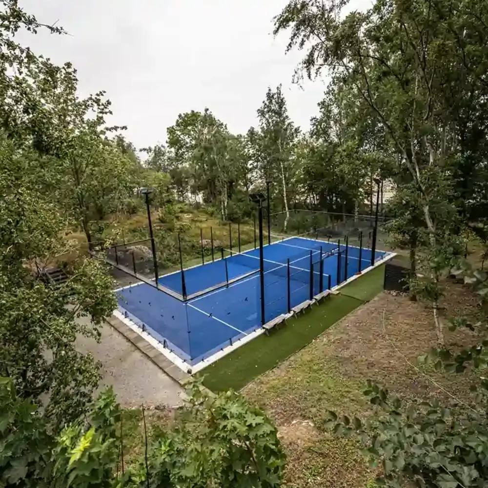 indoor vs outdoor padel court define the actual setting